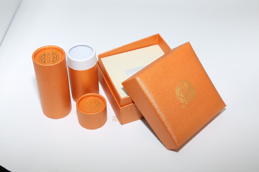 廣州包裝盒印刷廠：幫你打造獨(dú)一無(wú)二的禮品盒、食品盒和灑具盒！